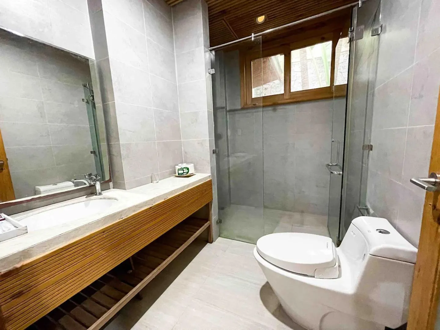 Carol House Da Nang Beach Hotel