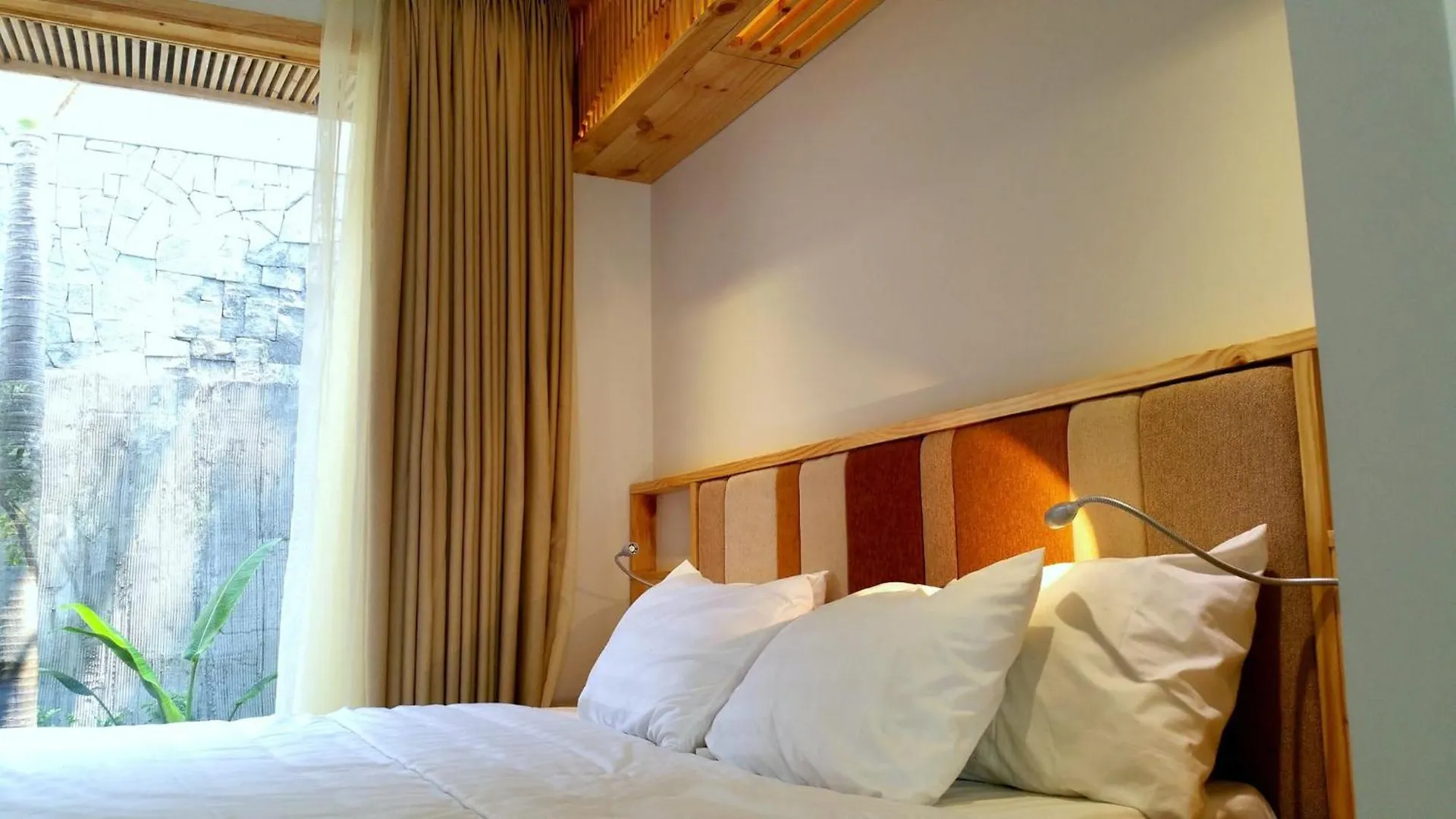 Carol House Da Nang Beach 3*,